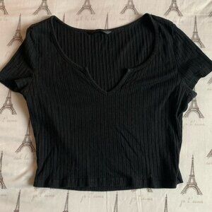 SHEIN BLACK CROP TOP SIZE S